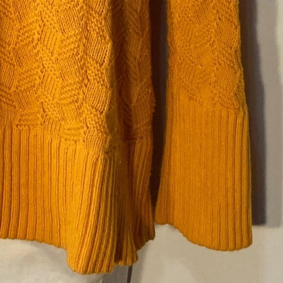 Free Assembly SZ L Bright Golden Orange Sweater Modern Capsule Wardrobe Y2K - Picture 3 of 9